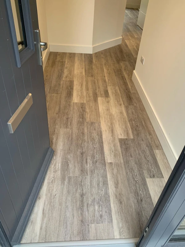 lvt4